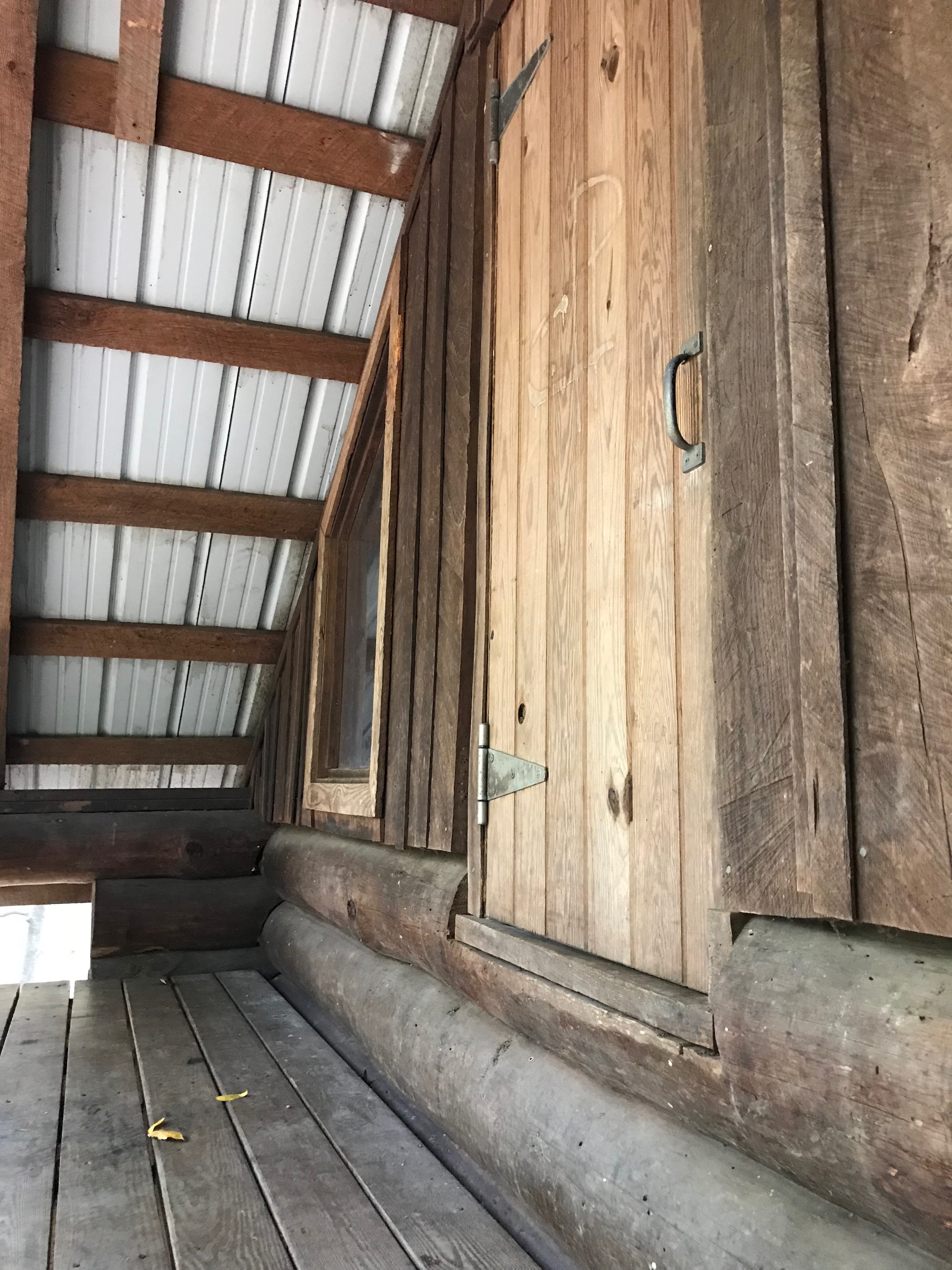 door to upper level   door to upper level